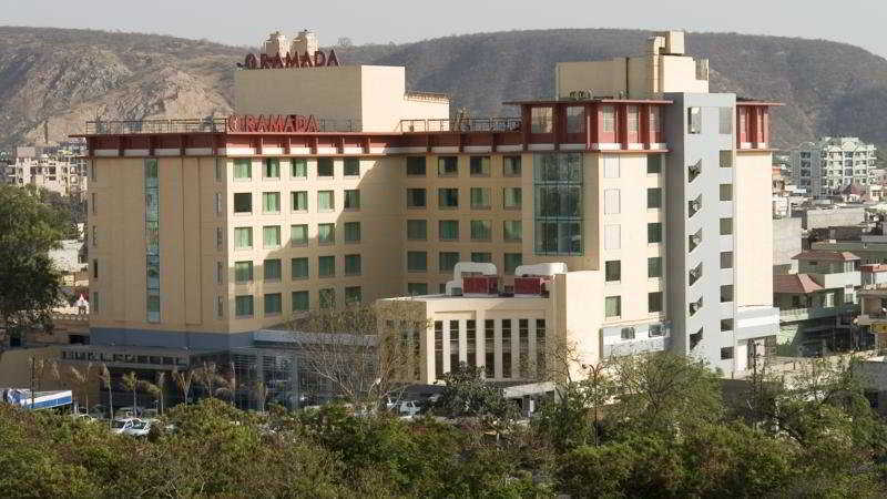 Hotel Ramada By Wyndham Jaipur Exterior foto